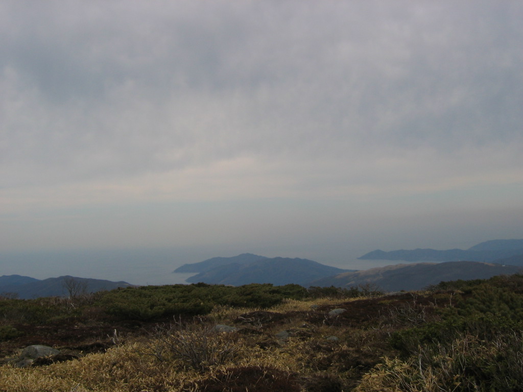 五葉山　三角点から太平洋1